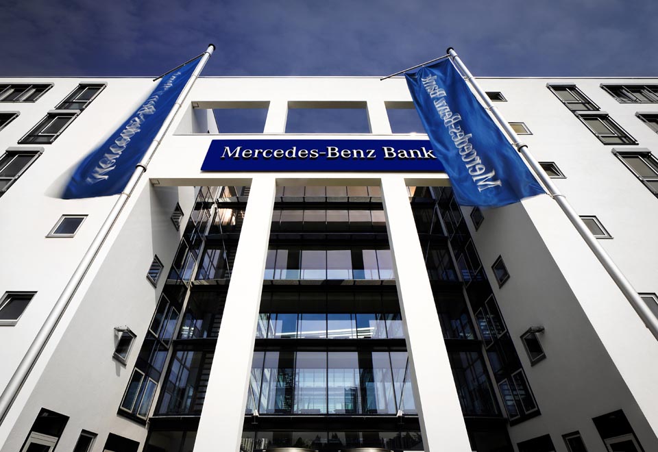 Mercedes-Benz Bank enters 2017 with record figures