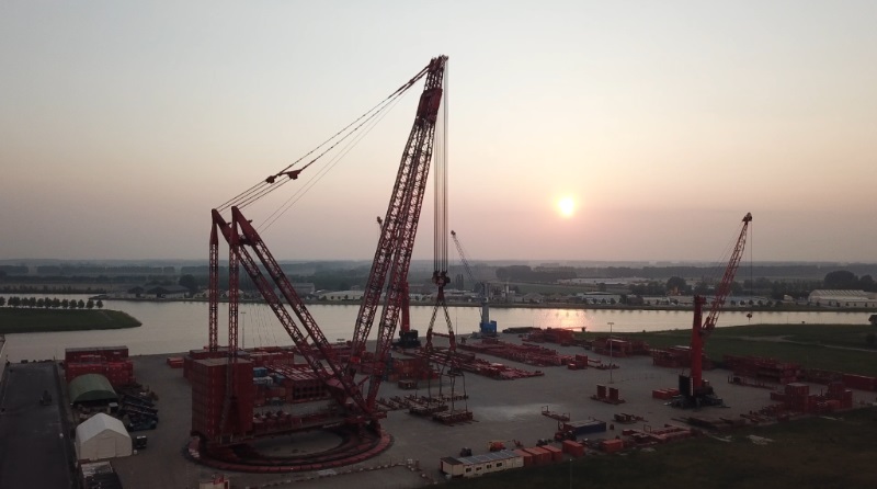 Mammoet upgrades its PTC 200 DS crane to a PTC 210 DS at world's ...