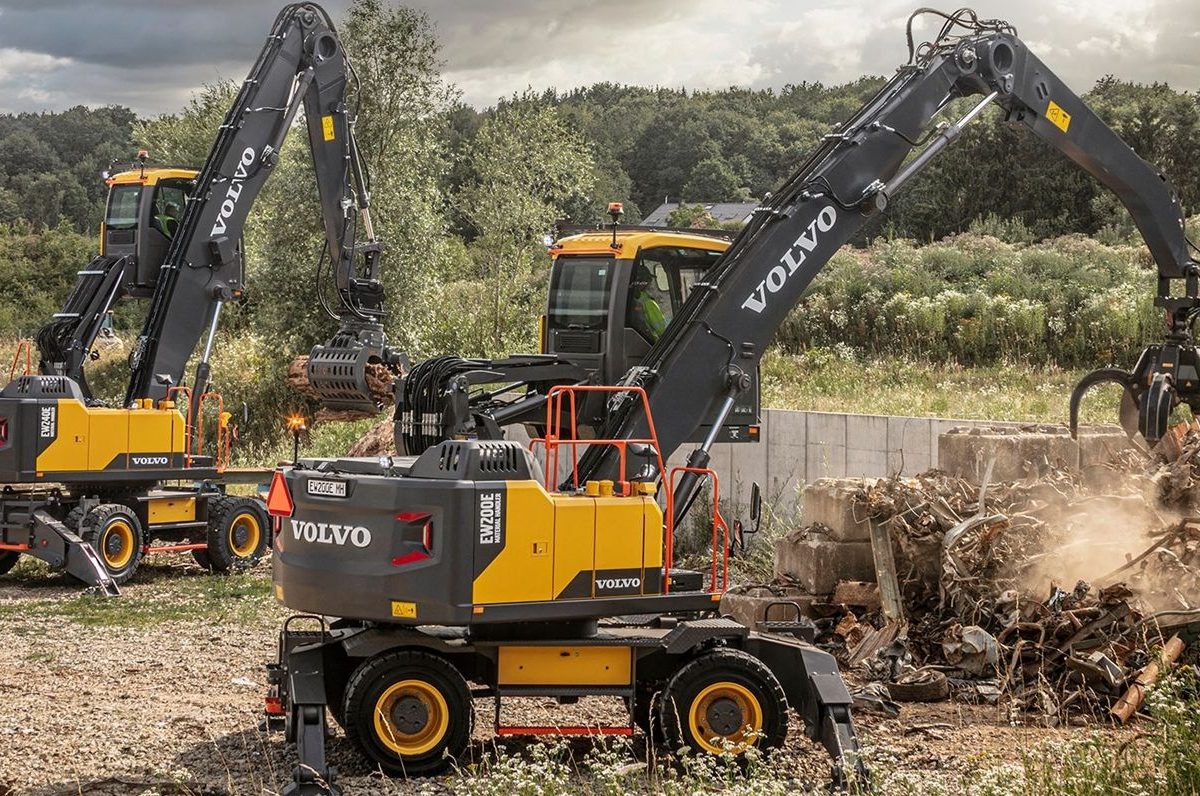 Volvo CE extends material handler lineup with new model and new options