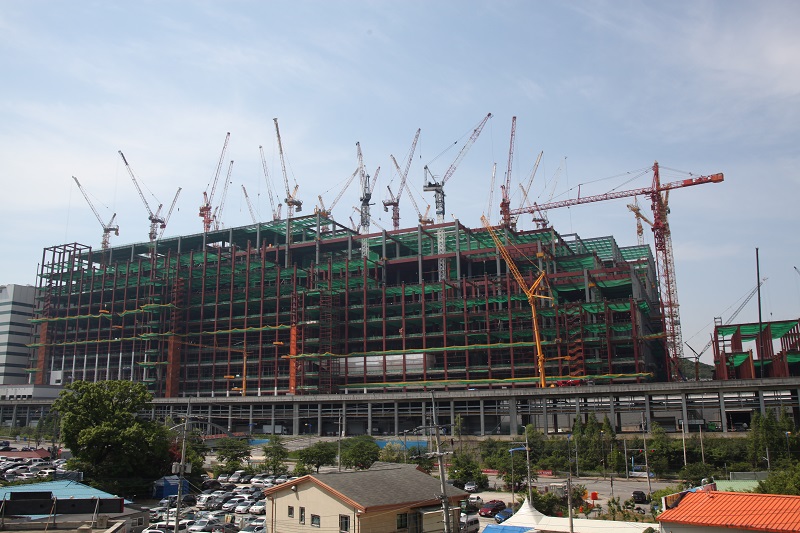 NFT to supply 30 tower cranes for Samsung project in Korea