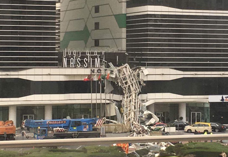 Tower crane collapses amid high winds in Dubai