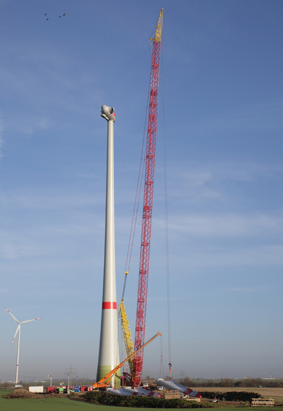 Liebherr unveils stronger boom for wind power work