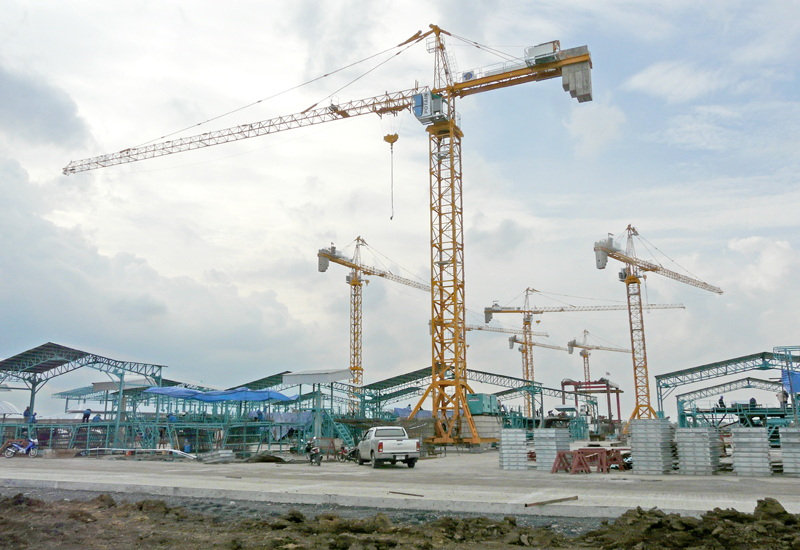 Potain cranes help build and run concrete plant