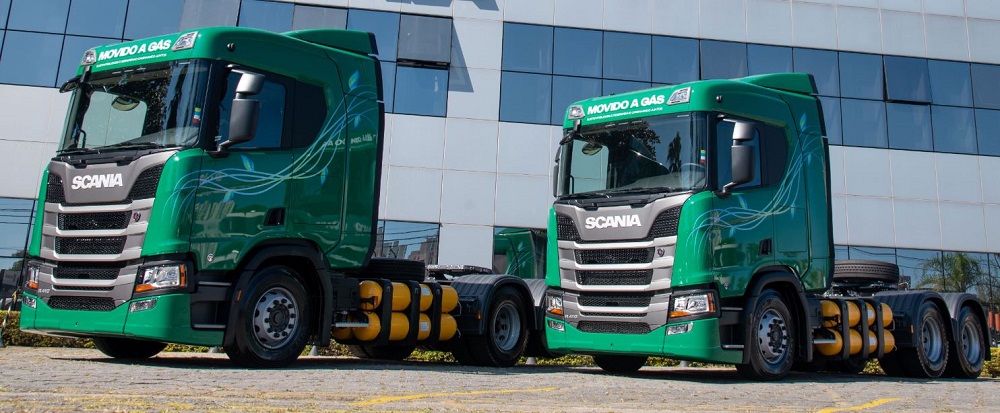 Scania delivers the first gas-powered trucks to two firms in Brazil with focus on sustainable operations