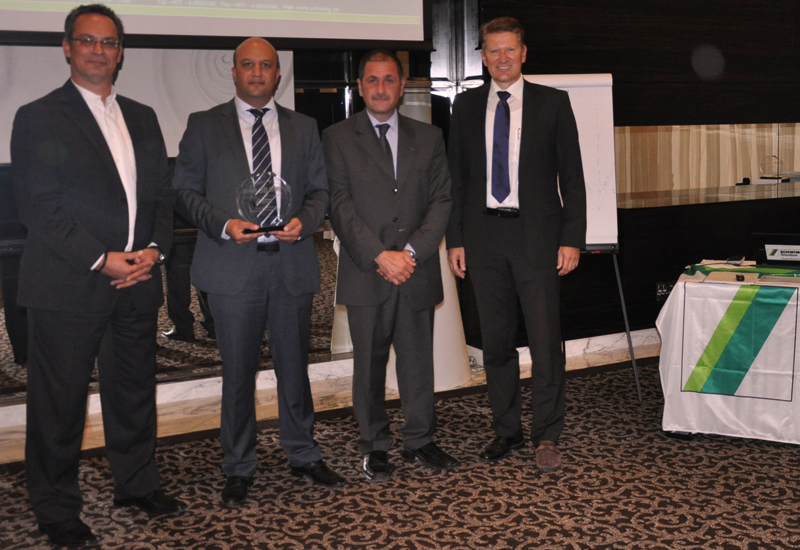 Schwing presents award to its UAE machinery dealer