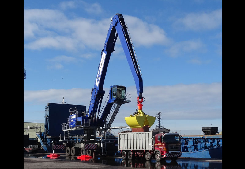 Major UK port takes delivery of Sennebogen 875