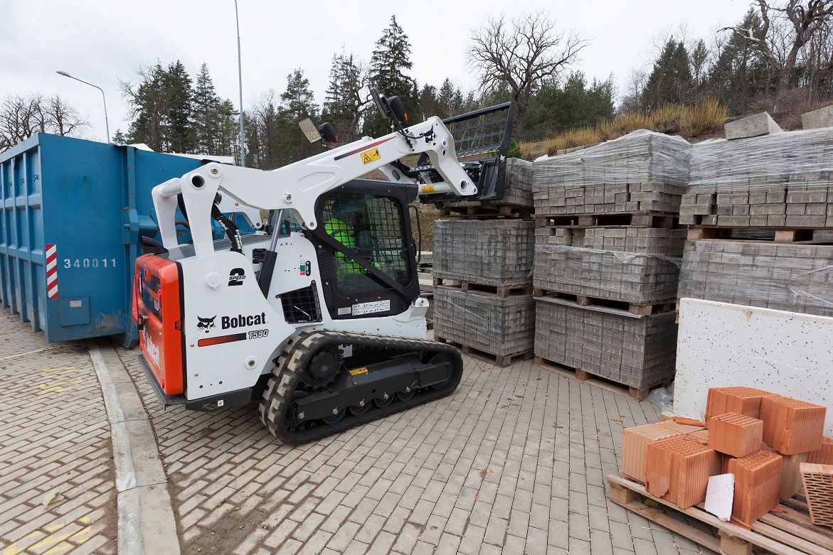 Bobcat loaders win 2019 LCO Awards