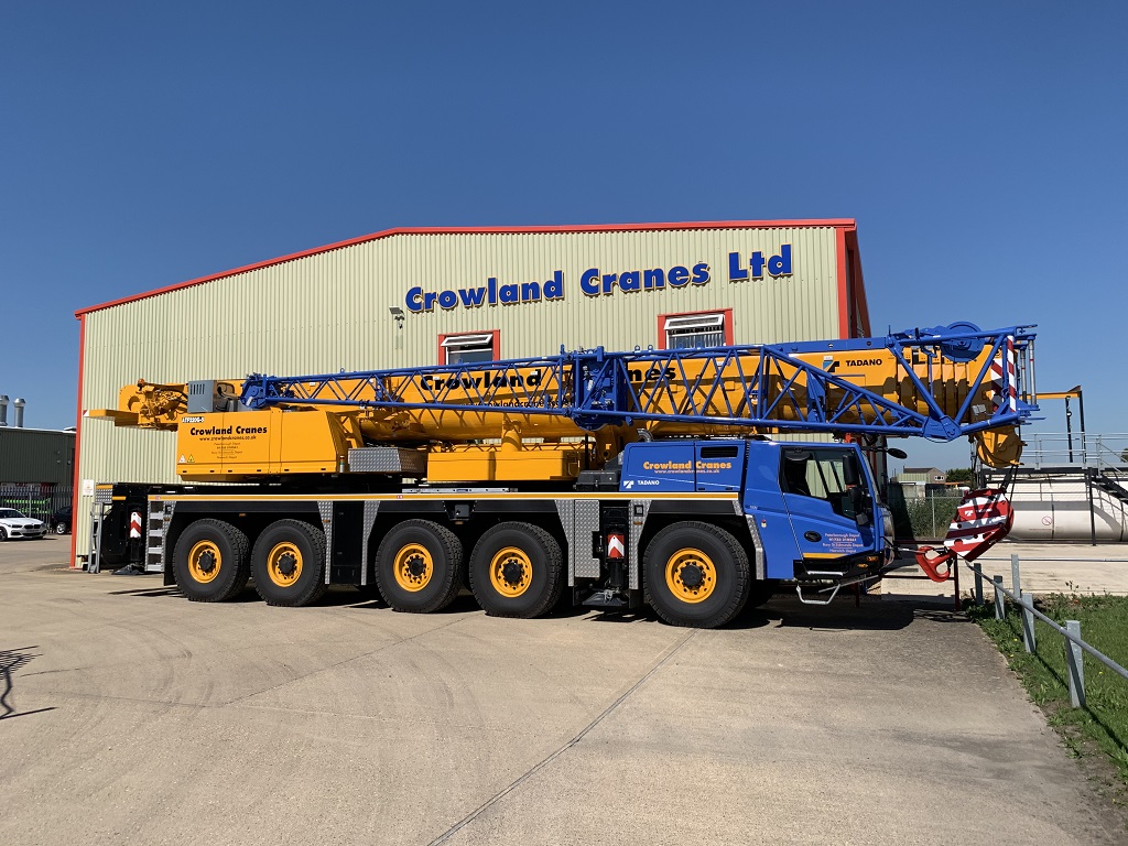 UK crane hire company expands its Tadano fleet with third ATF 220G-5 all-terrain crane