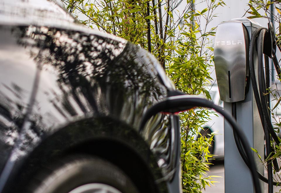 Mall of the Emirates opens Tesla charging stations