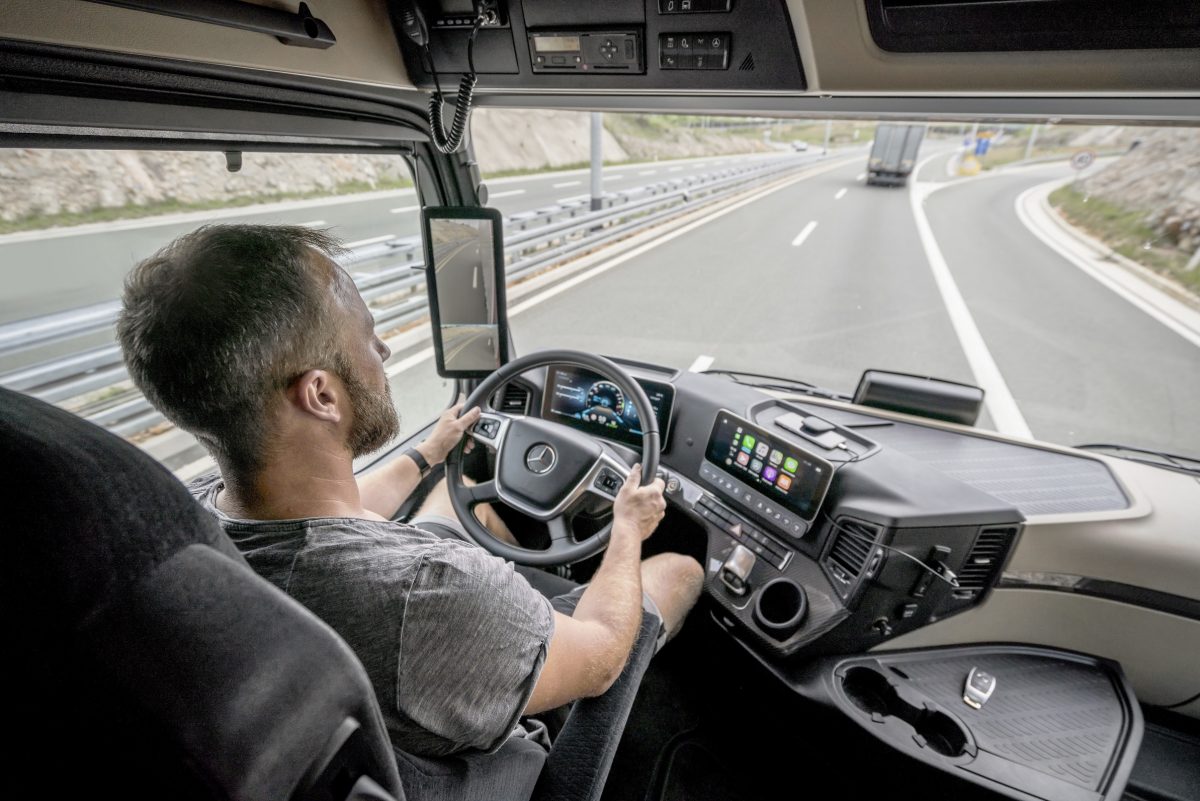 Mercedes-Benz Trucks puts partially automated driving into series production of Actros