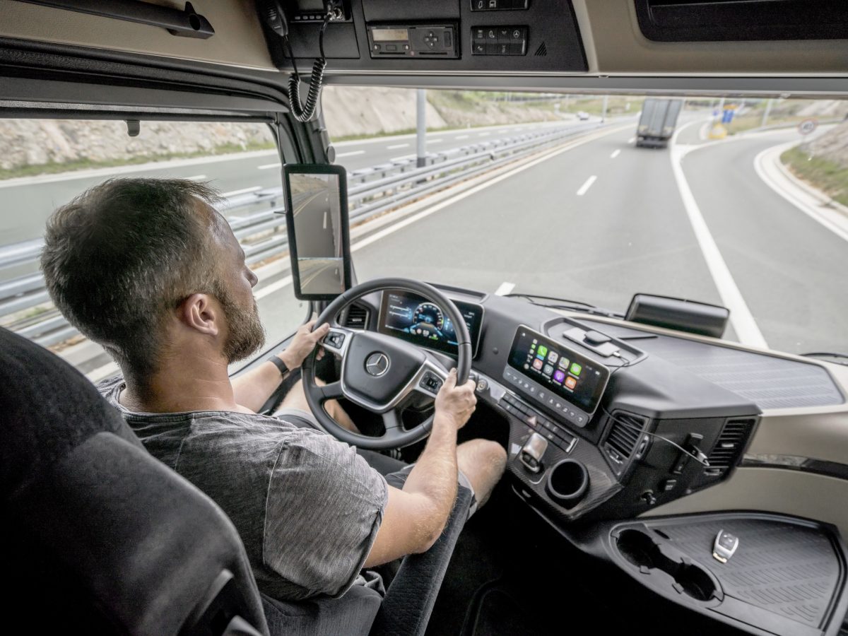 Mercedes-Benz Trucks puts partially automated driving into series production of Actros