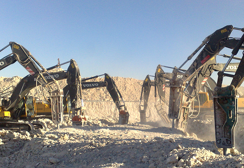 Volvo excavators clear the way for Doha car park