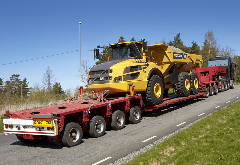 Volvo crawler gears allow FH16 to pull 325 tonnes