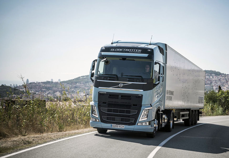 LNG-powered Volvo heavy truck slashes emissions by 20%