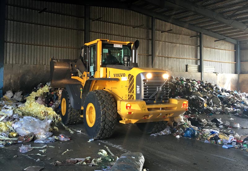 Volvo loader tackles municipal waste in Lebanon