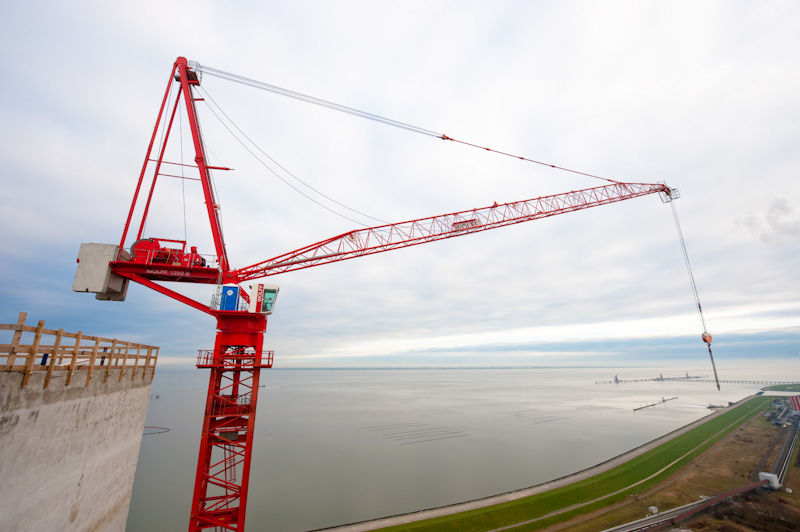 Most powerful crane gets down to work