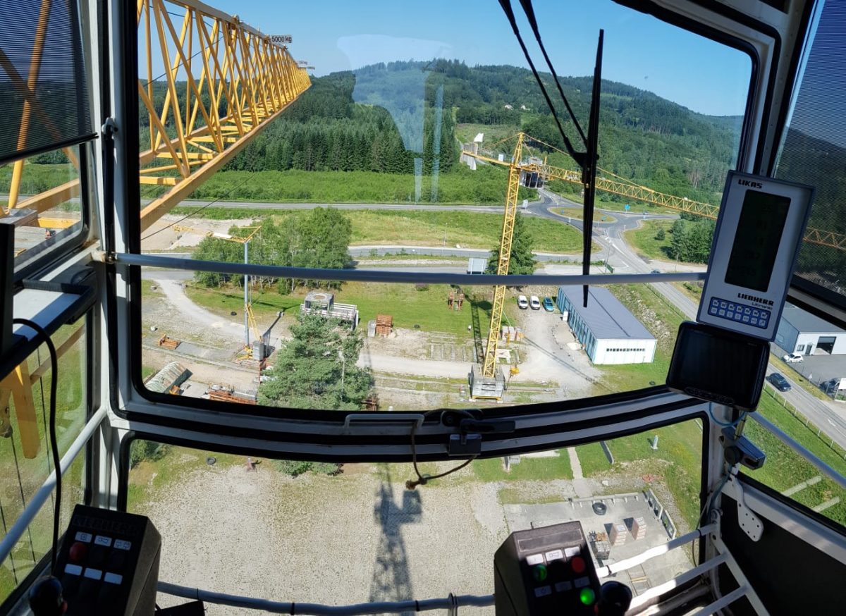 Future crane operators trained in AMCS technologies’ anti-collision  systems at AFPA training center in France