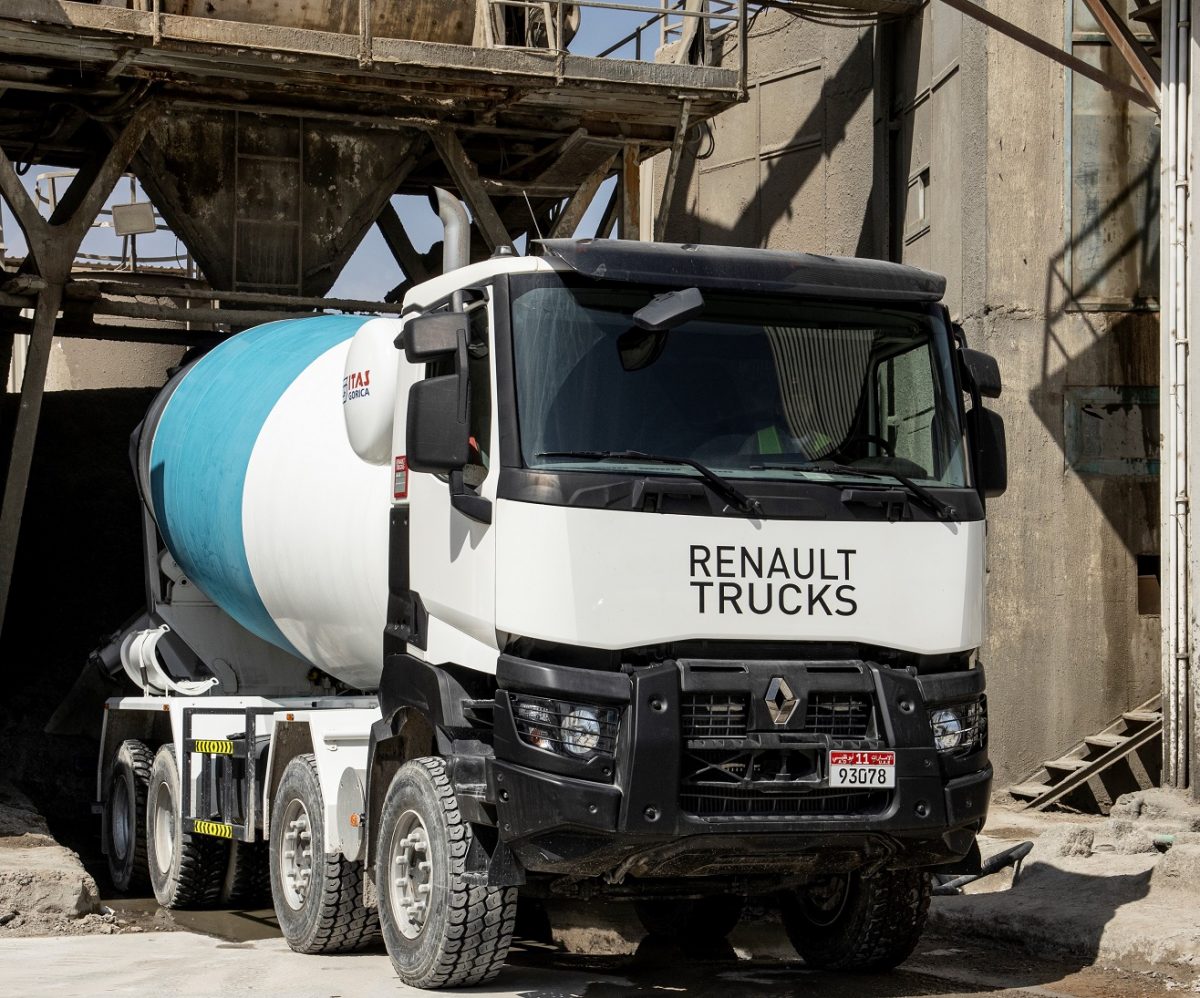 Pictures: Ocean Readymix & Precast invests in five Renault K440 P8x4 mixer trucks