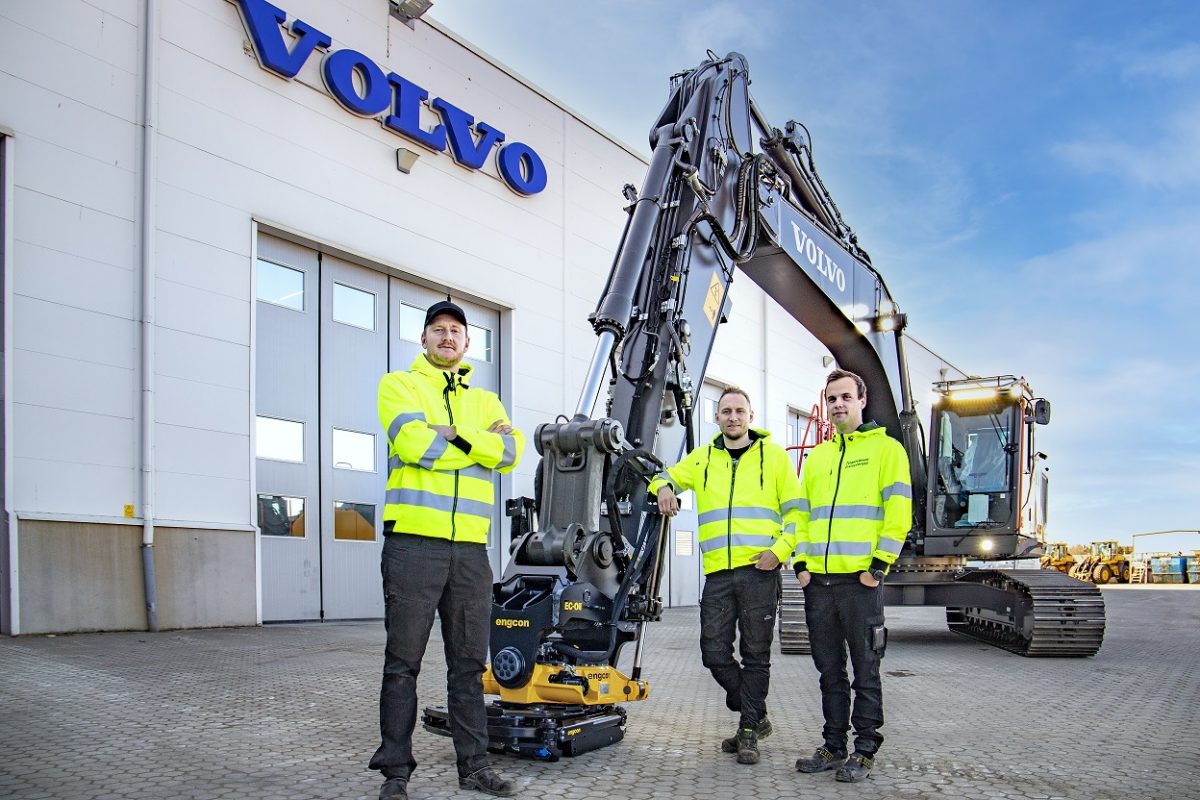 Swedish contractor orders world’s first Volvo Smart Connect excavator equipped with Engcon's tiltrotator