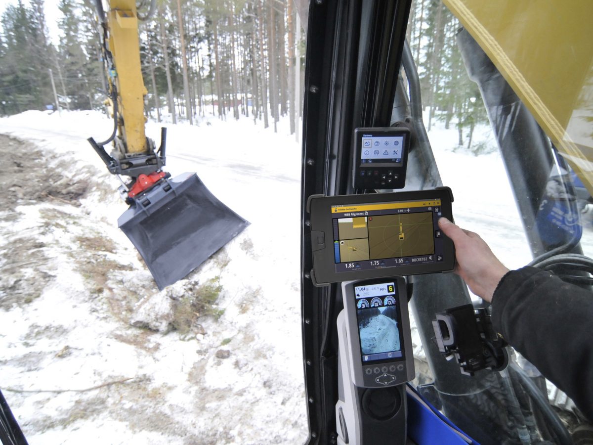 Trimble and Kobelco announce factory-fit machine control for Kobelco excavators in Europe