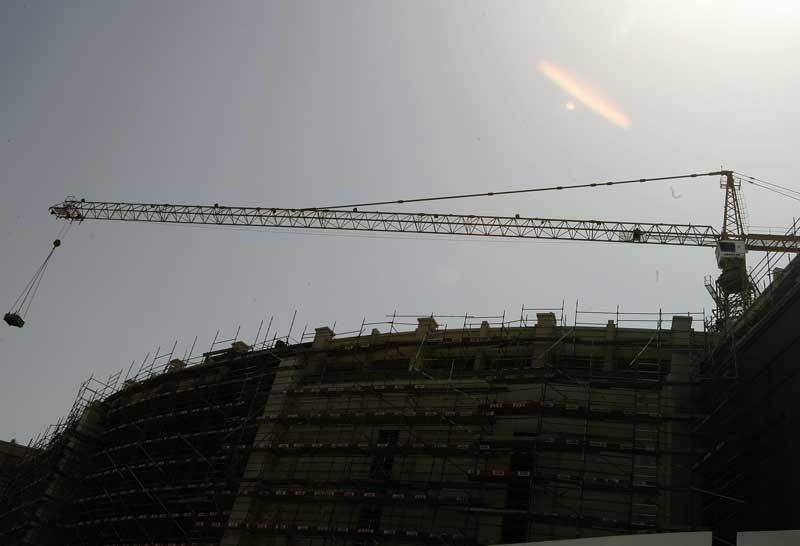 Dubai crane demand slumps as construction slows