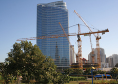 Five new cranes brought in to build AD Corniche