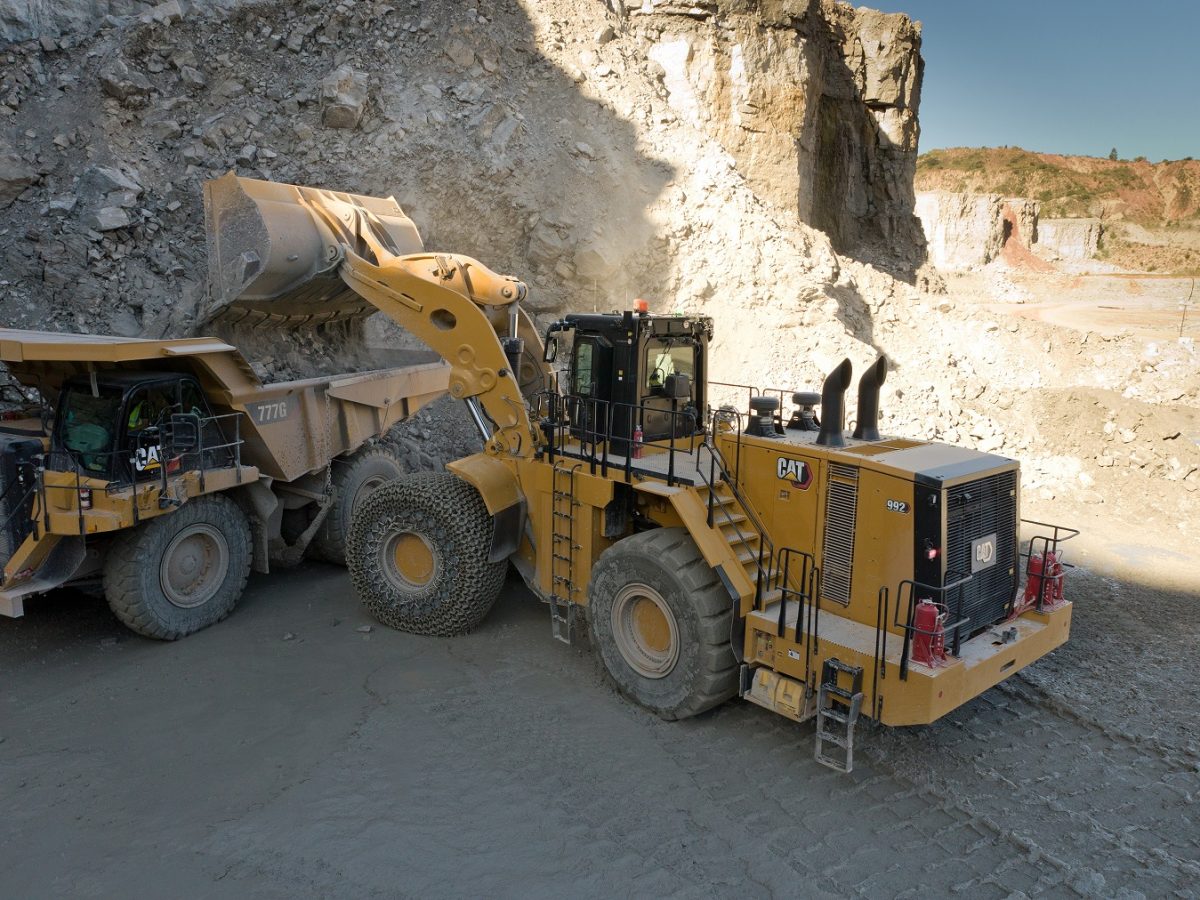 New Cat 992 wheel loader offers 32% more productivity and 48% more efficiency than its predecessor