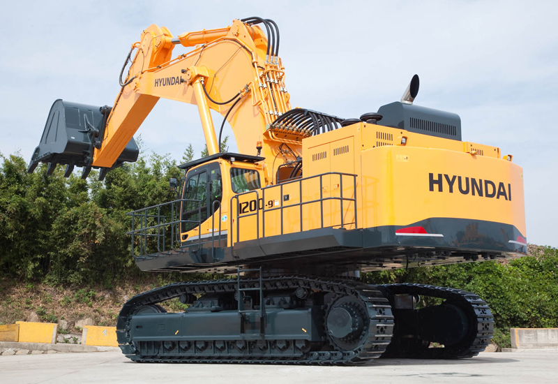 Hyundai monster excavator on show at bauma