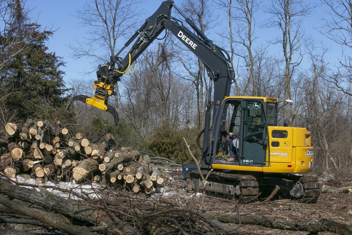 Engcon signs distribution agreement with John Deere