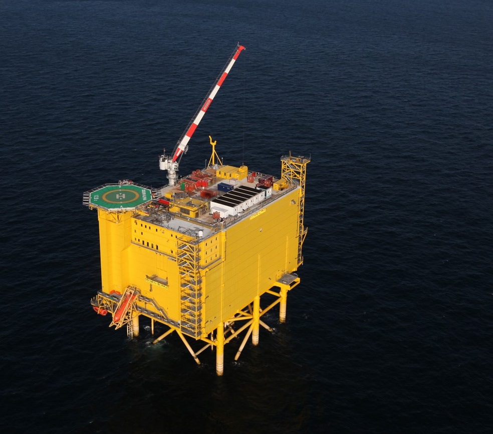 UAE-based Navtech Marine Services orders Liebherr RL 2650 offshore crane with lifting capacity of 75 tonnes