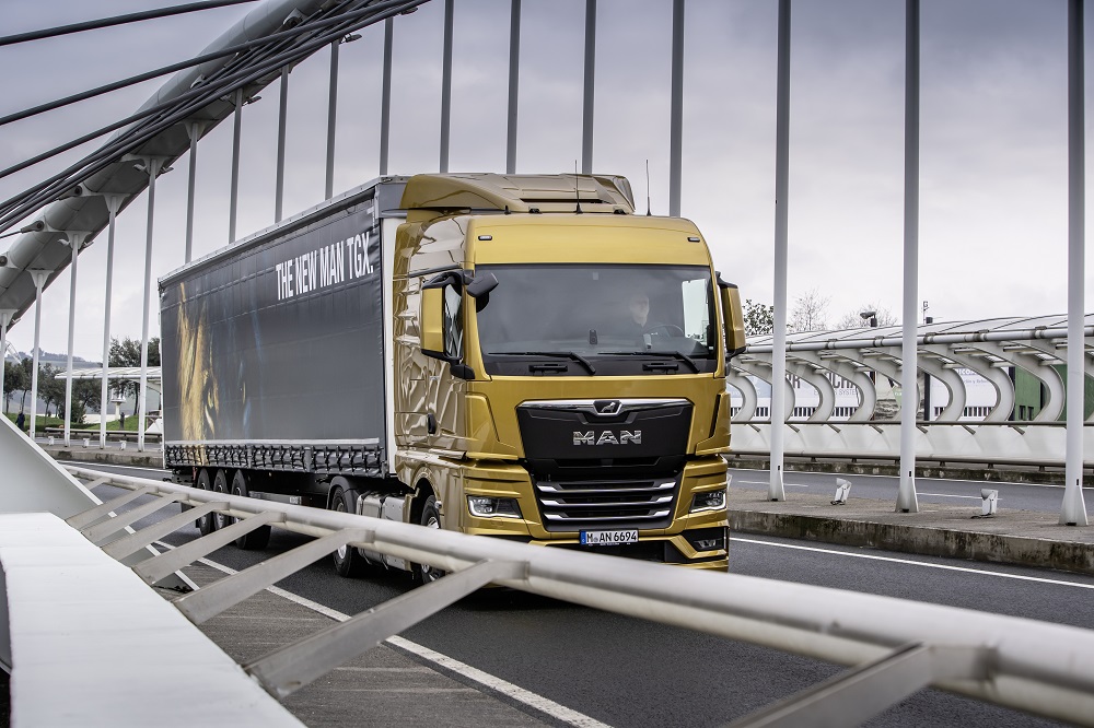 Efficiency confirmed in TÜV test drive: New MAN Truck Generation saves 8.2% fuel