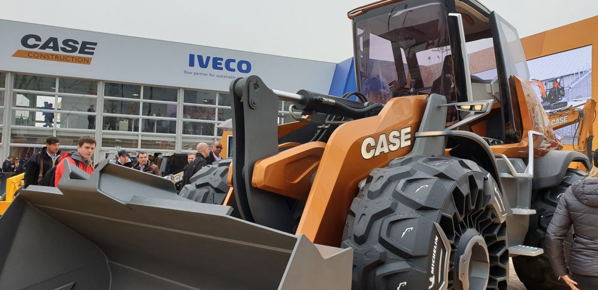 Pictures: ProjectTetra - Case Construction Equipment's methane-powered wheel loader concept