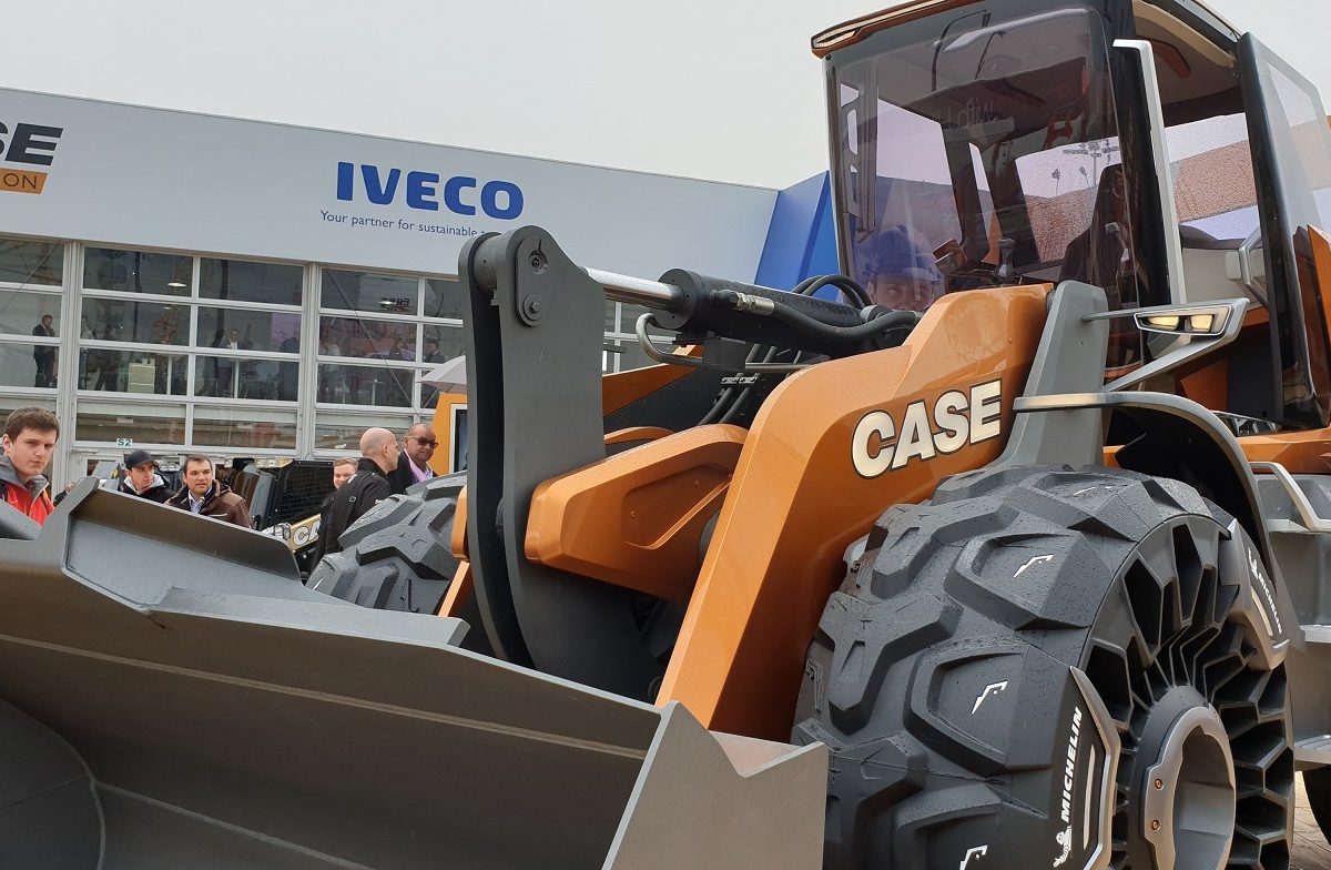 Pictures: ProjectTetra - Case Construction Equipment's methane-powered wheel loader concept