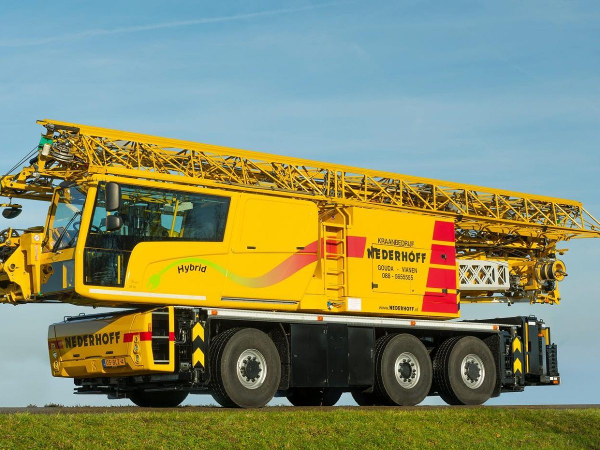 Spierings launches the City Boy, the world’s first zero-emission hybrid mobile crane