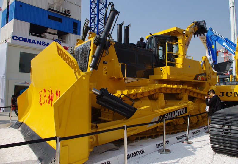 Shantui launches 105 tonne dozer at bauma China