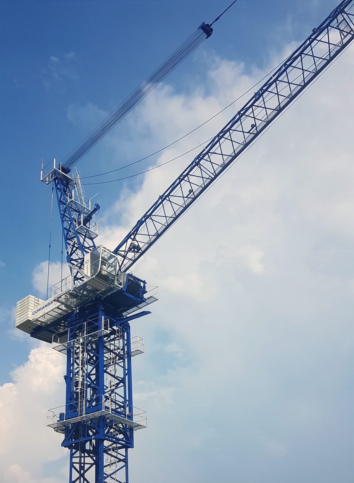 Comansa to launch 18 and 24-tonne luffing jib cranes