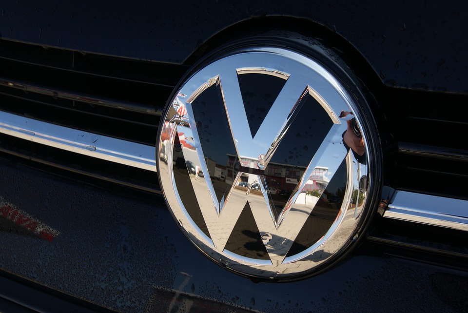 Volkswagen to invest up to $4.5 billion in digitalization projects through 2023