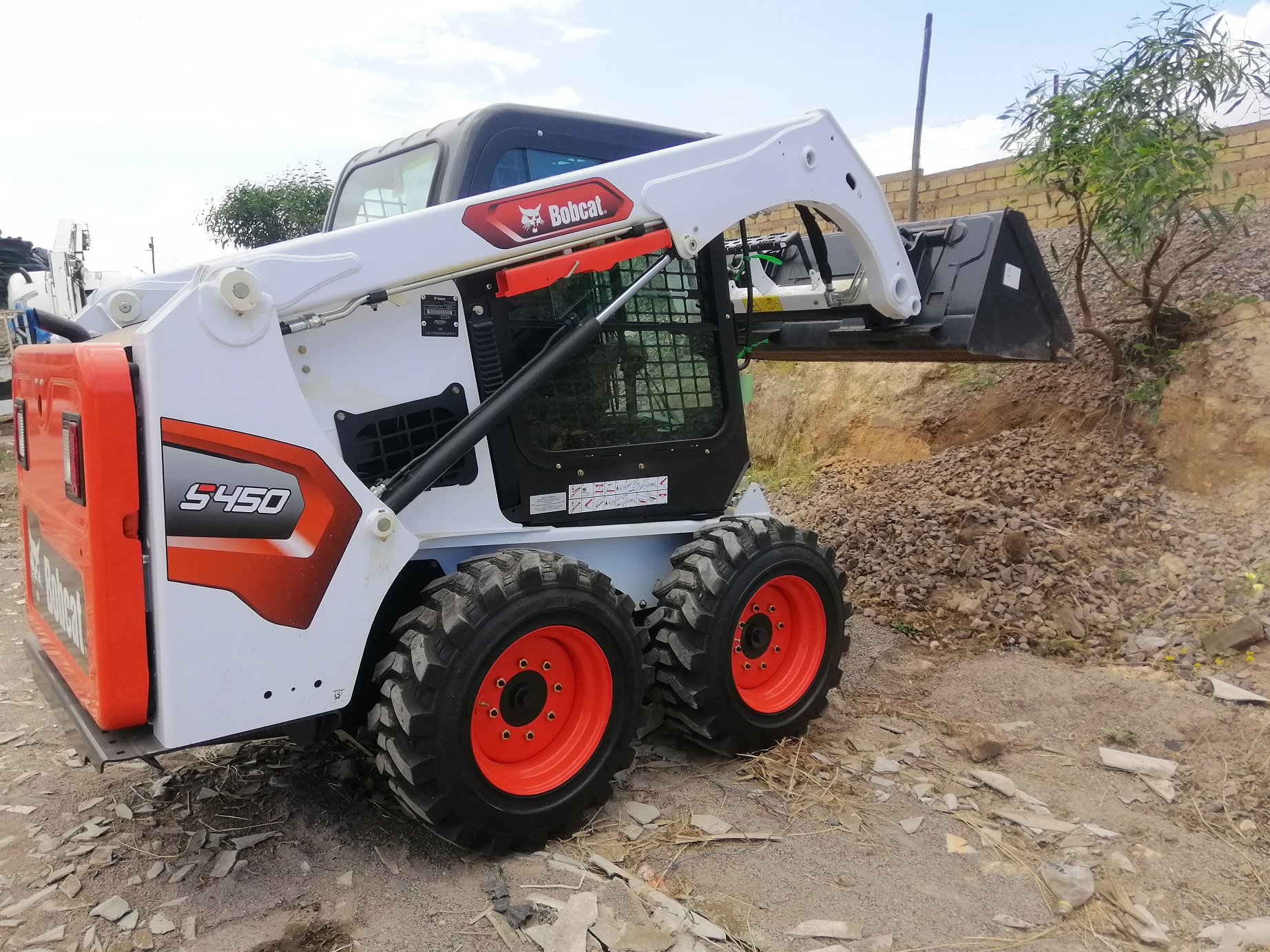 Bobcat launches new version of S450 skid-steer loader in the MEA region