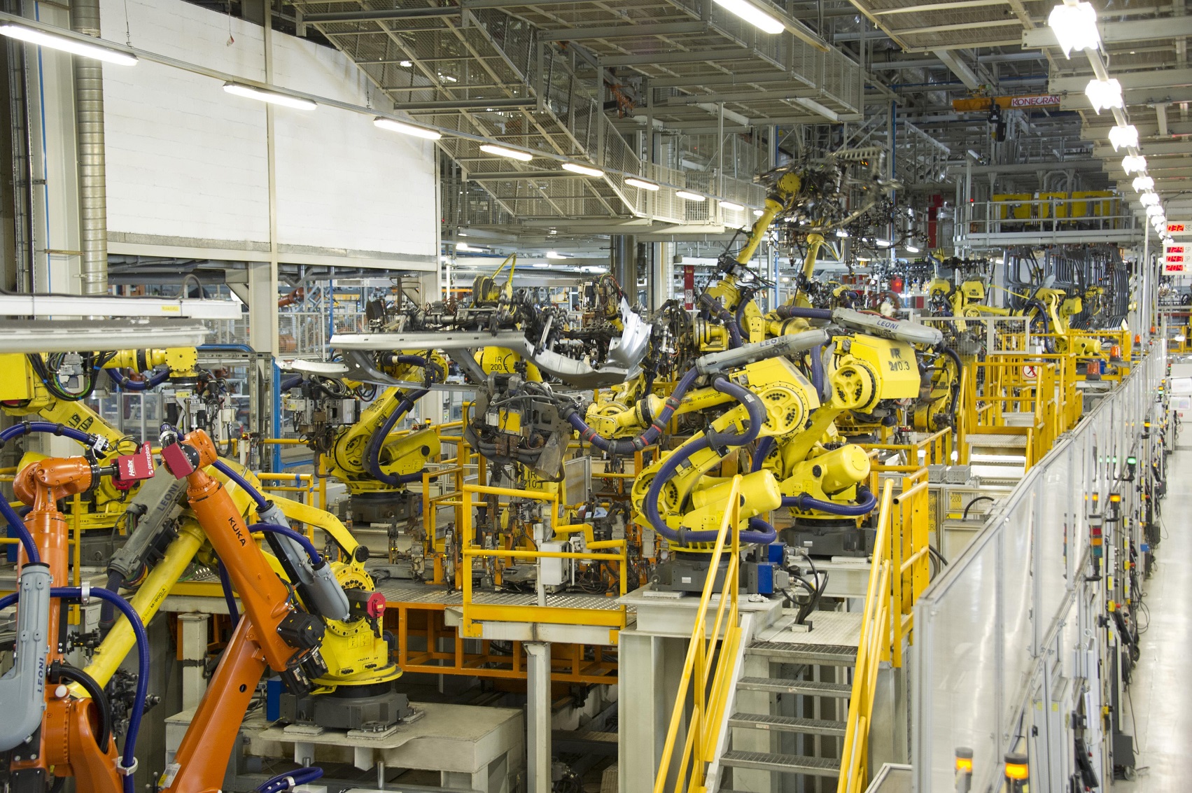 SEAT develops predictive maintenance system for robots in its ...