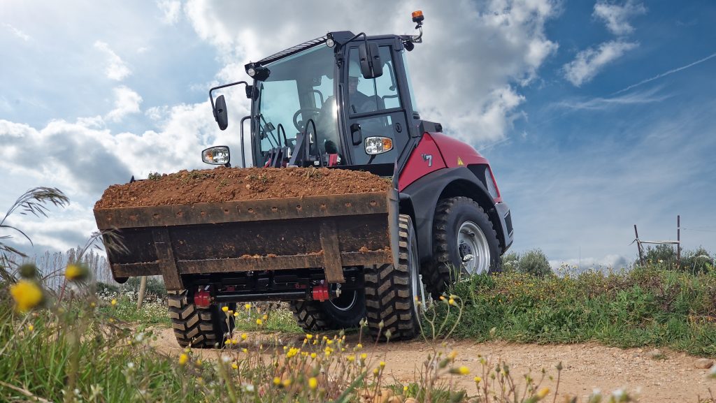 Yanmar small wheeled loader V7 and V7-HD